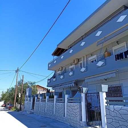 Seven Seas Apartments Луца Экстерьер фото